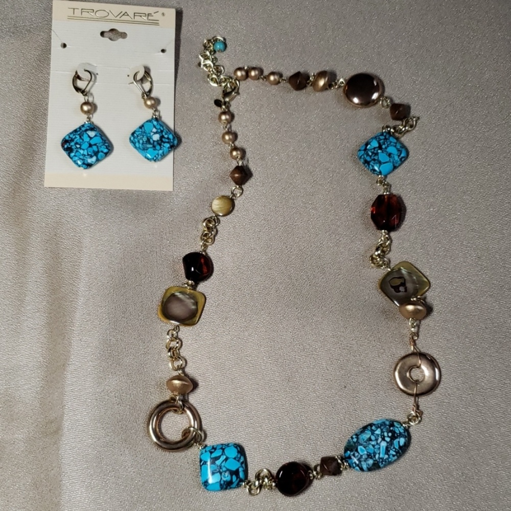 Earring & Necklace Set!